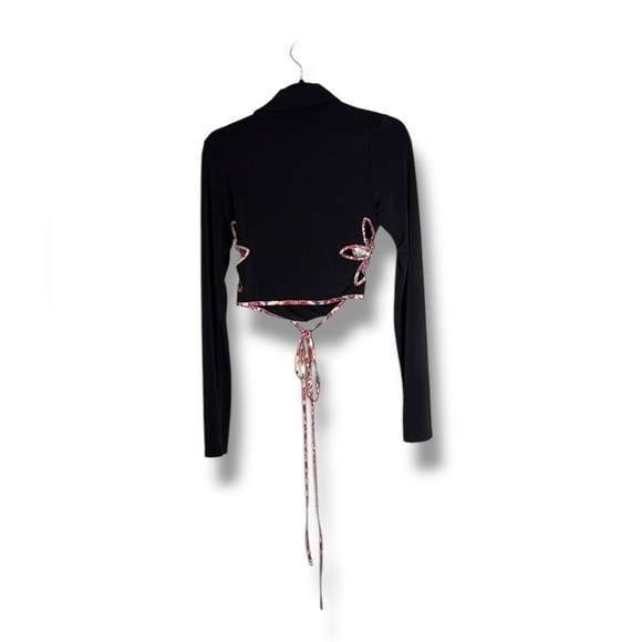 I.AM.GIA Black Flower Cut Out Wrap Top Size Large - Picture 5 of 5